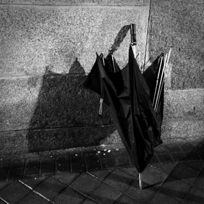 Погиб дождливым мадридским вечером