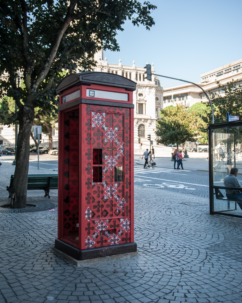 Порту. Телефонные будки