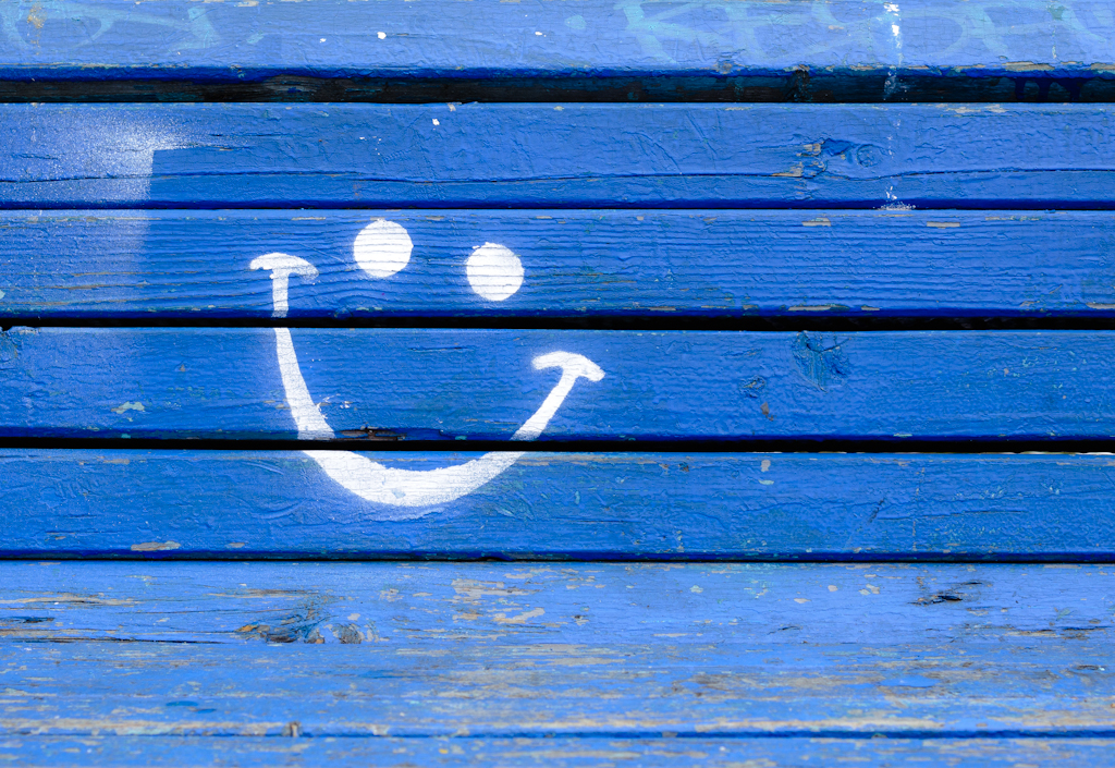 Из жизни синих скамеек